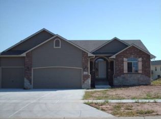 2731 E Mason Ridge Dr, Derby, KS 67037
