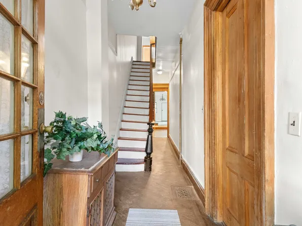 359 Carlton Avenue image 2 of 20