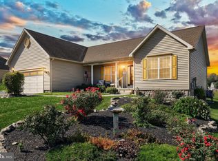 1245 Pinnacle Ct, York, PA 17408