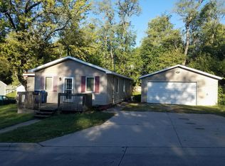 1109 W 3rd St, Muscatine, IA 52761
