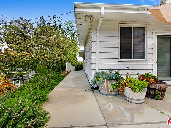 3844 Ridgemoor Dr, Studio City, CA 91604 | MLS #23-260453 | Zillow