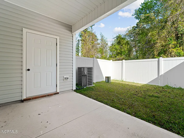 18 Catalina Cir — Photo 13