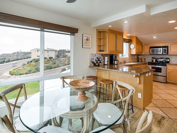 3rd image of 309 Arcaro Ln
