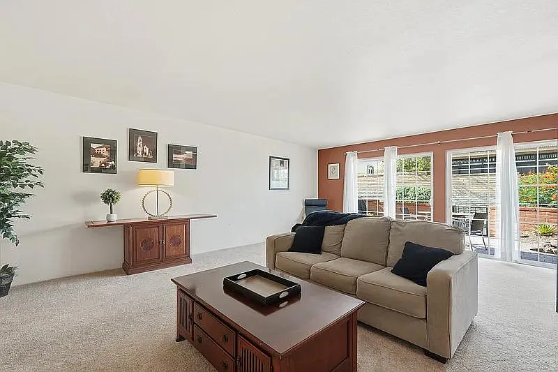 1290 W Camino Velazquez — Photo 4
