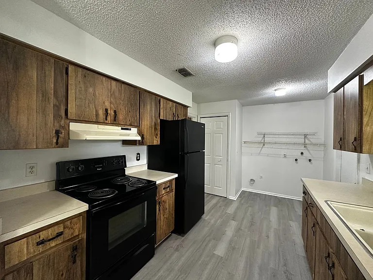 4616 N Goldenrod Rd — Photo 5