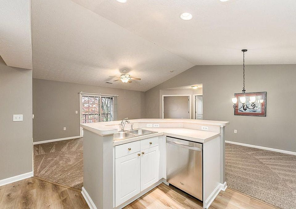 2nd image of 1775 Fortstone Ln