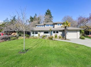 1866 Taylor St, Saanich, BC V8R 3G4