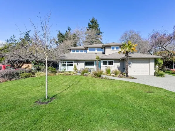 1866 Taylor St, Saanich, BC V8R 3G4