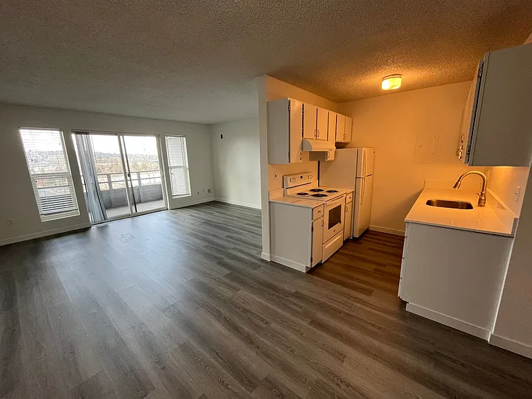 Vuemont - Renovated Modern Apartments - Renton — Photo 8