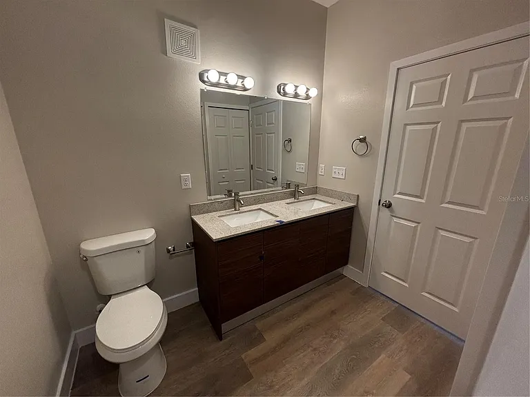 4424 S Texas Ave #204 — Photo 6