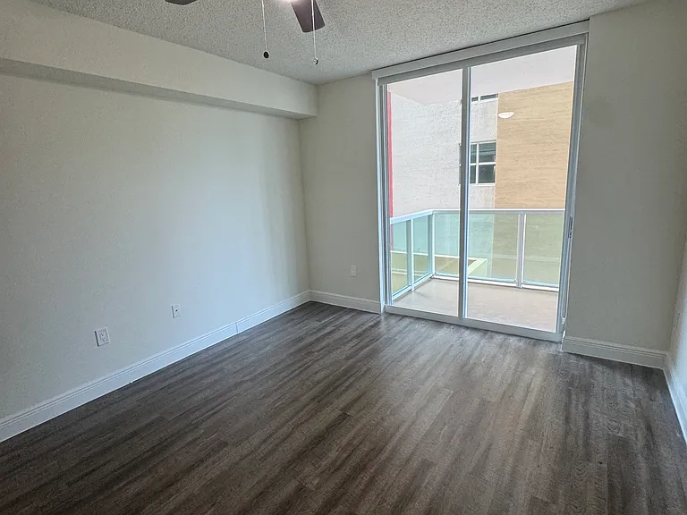 17000 N Bay Rd #613 — Photo 5