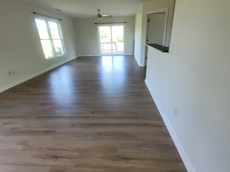1564 Windsor Rd — Photo 3