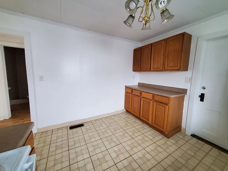 203 Meridith St — Photo 5
