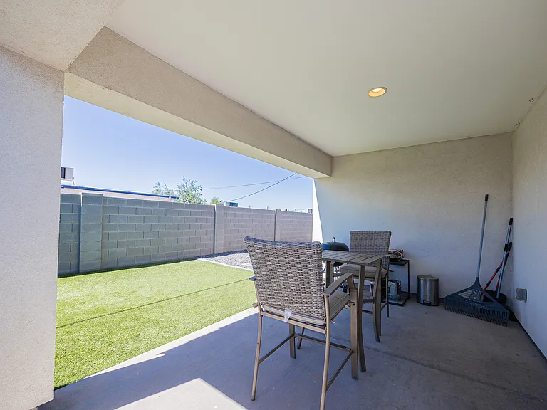 2547 E Illini St — Photo 26