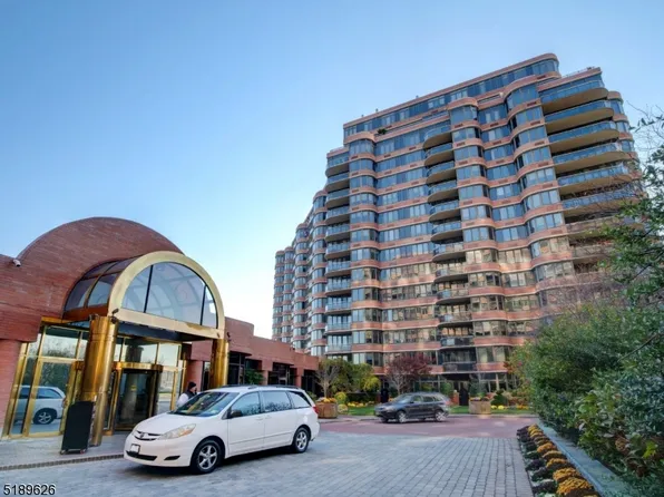 100 Carlyle Drive-Cs02h #2H-S, Cliffside Park Boro, NJ 07072