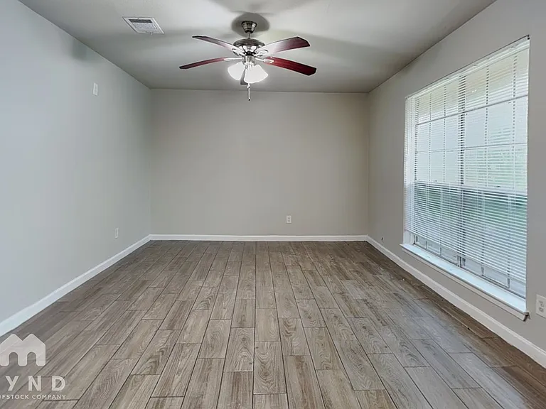 4523 Bayou Vista Dr — Photo 2