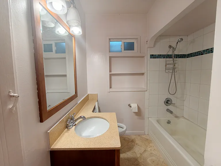 2056 Bancroft Ave — Photo 12