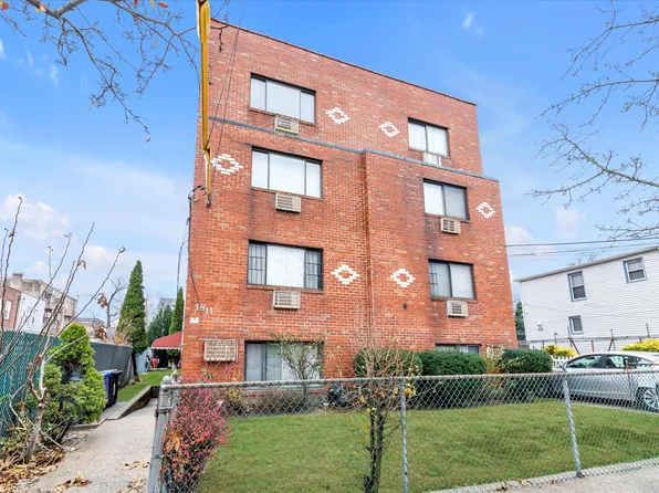 18-11 123rd Street, College Point, NY 11356