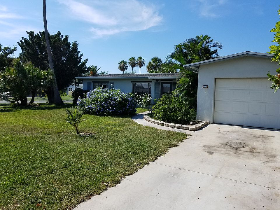 2nd image of 260 Beach St