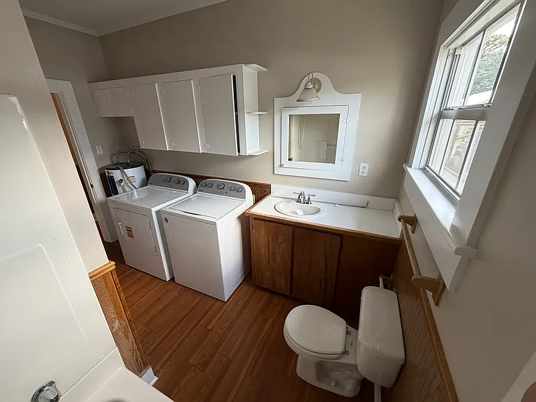 206 Williams Ave #B — Photo 17