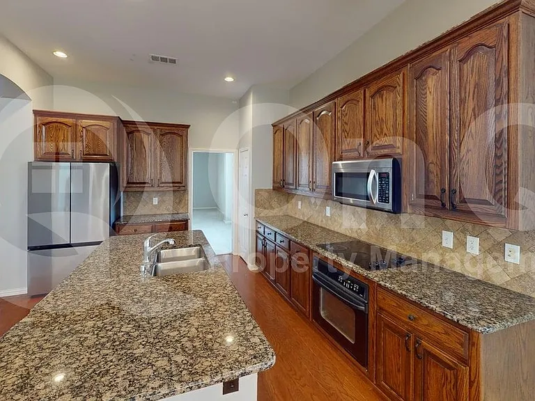 4536 Brenda Dr — Photo 23