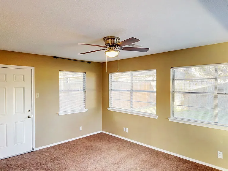 2837 Lowell Dr — Photo 22