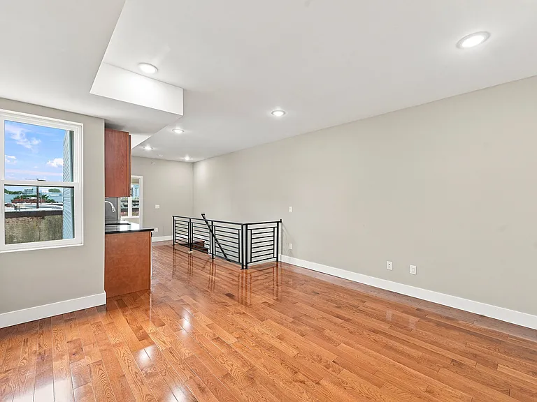 1406 Point Breeze Ave #3 — Photo 4