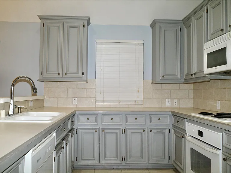 1506 Rogers Lake Ln — Photo 7
