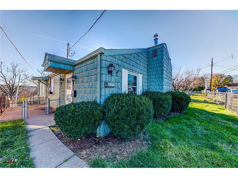 296 Liberty St photo 1