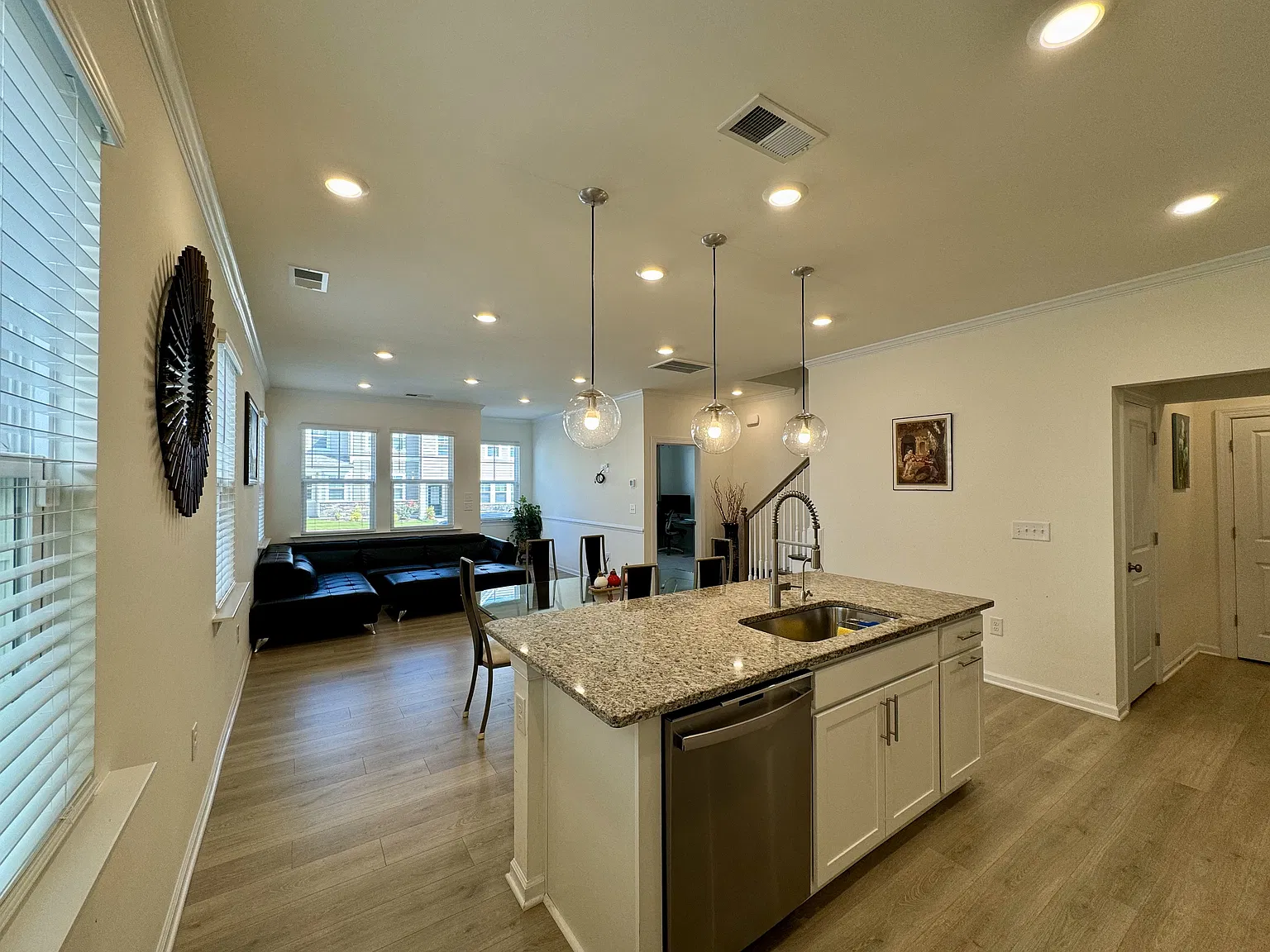 810 Courting St — Photo 3
