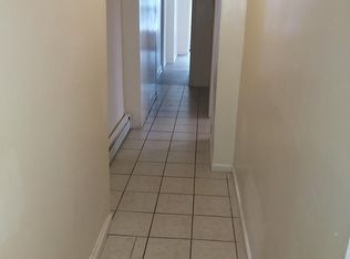 30 Center St, Windsor, CT 06095