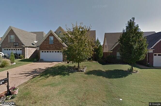 2nd image of 335 Dogwood Springs Dr