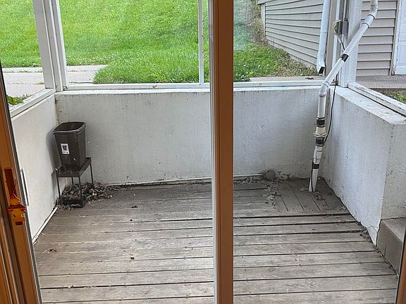 5th image of 912 Pius Ln