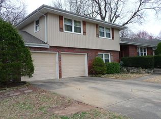 2204 E Cherryvale St, Springfield, MO 65804