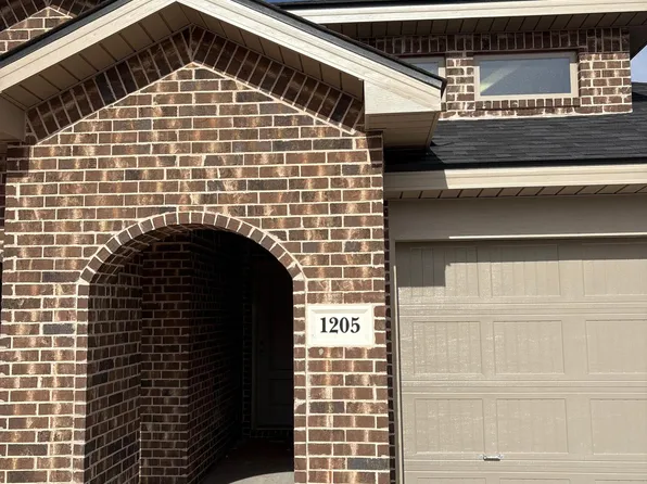 1205 Cottonwood Ave, Wolfforth, TX 79382
