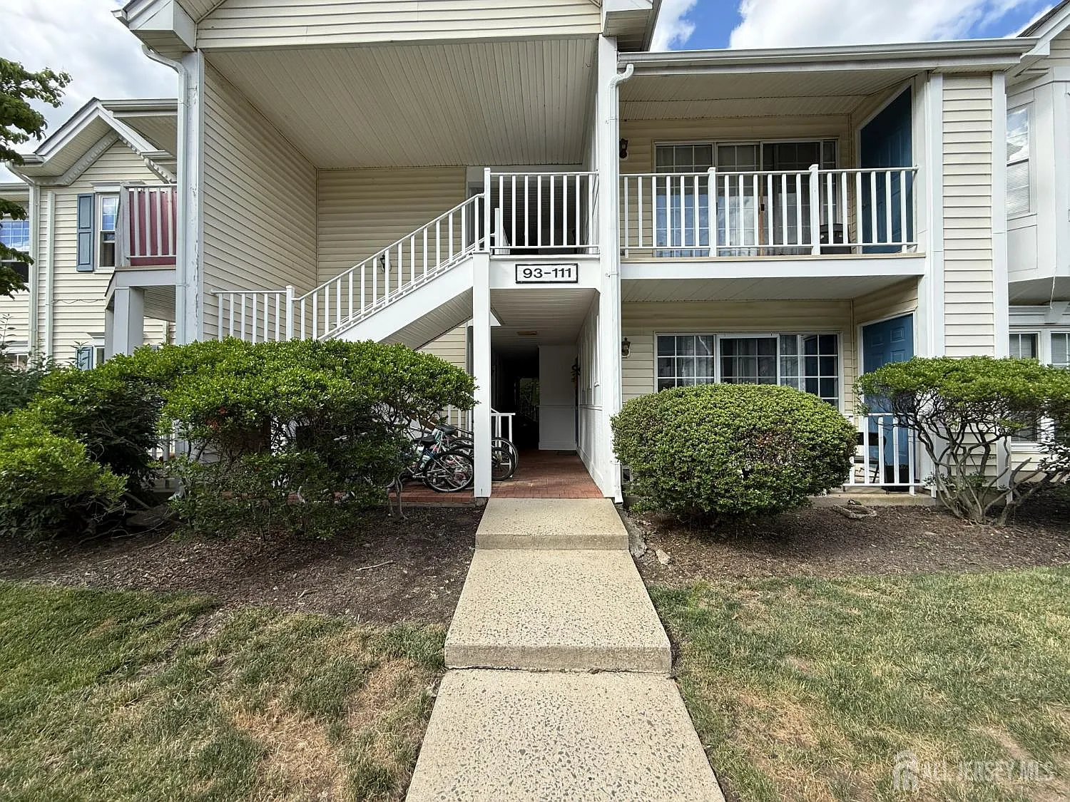 2 bed, 2.0 bath, 1098 sqft, $2,495 — Photo 1
