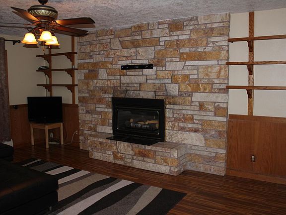 Main Floor Livingroom