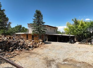 12 Mule Deer Rd, Ranchos De Taos, NM 87557