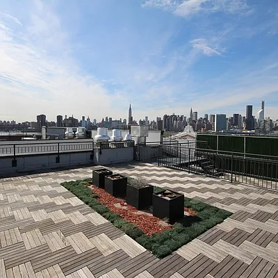 Rented by Nooklyn NYC LLC | media 106