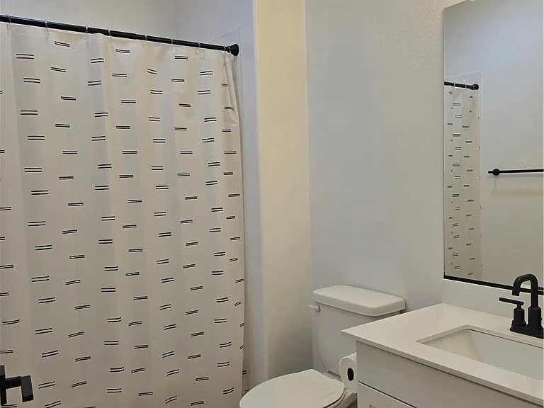 1887 Vincent Dr — Photo 13