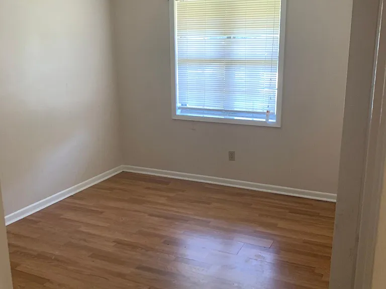 1402 Kimberly Dr — Photo 7