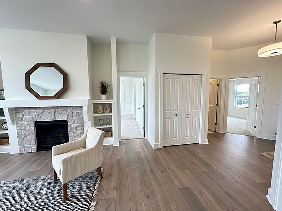 7th image of this home