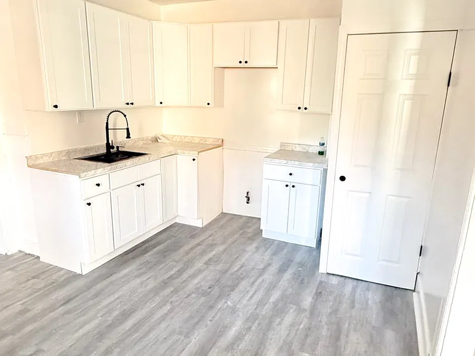 14 Hillside Ave #3N