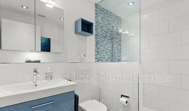3001 John Anderson Dr — Photo 21