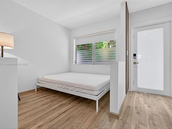 2nd image of 1334 Euclid Ave APT 4