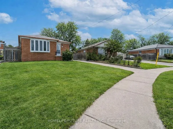 102 Golfhaven Dr, Toronto, ON M1G 2E3