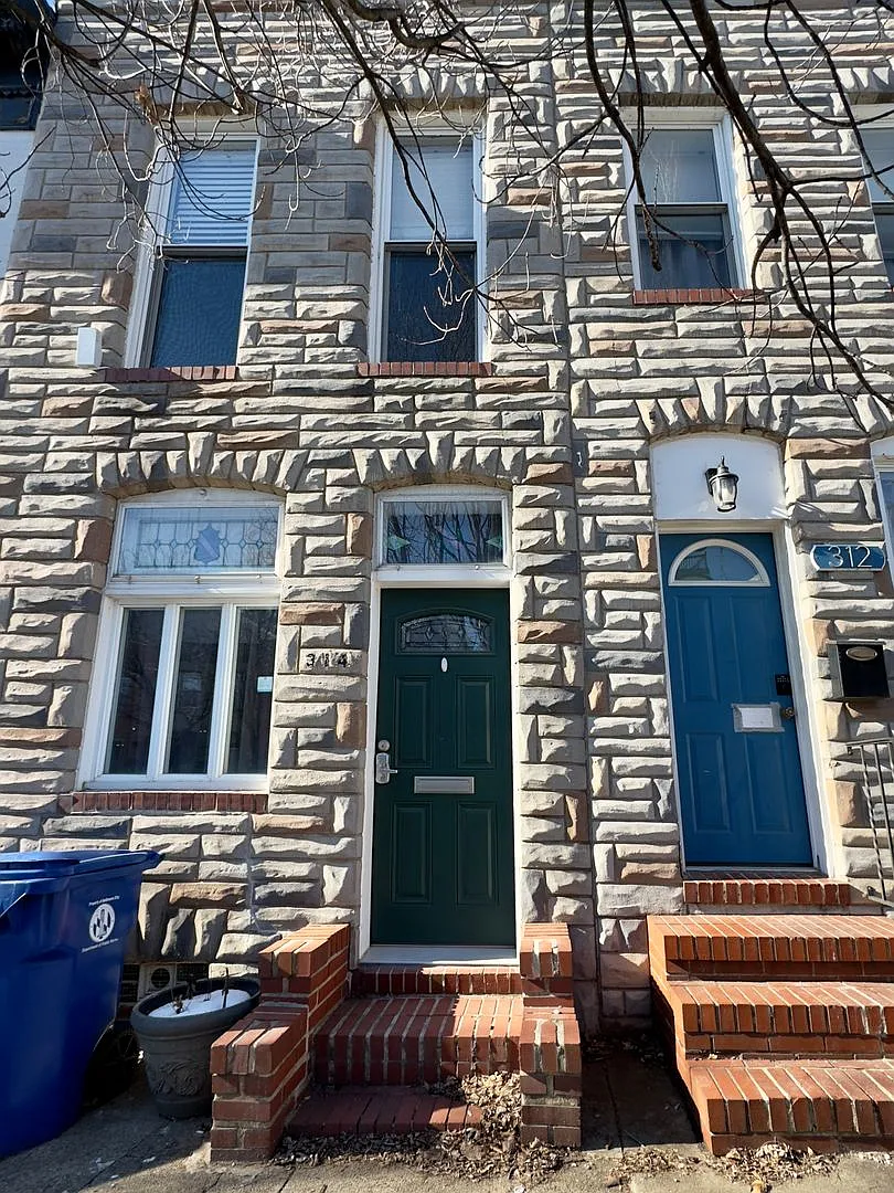 Charming 2 Bedroom/2.5 Bathroom Townhome in Upper Fells Point, Baltimore, MD! — Photo 1