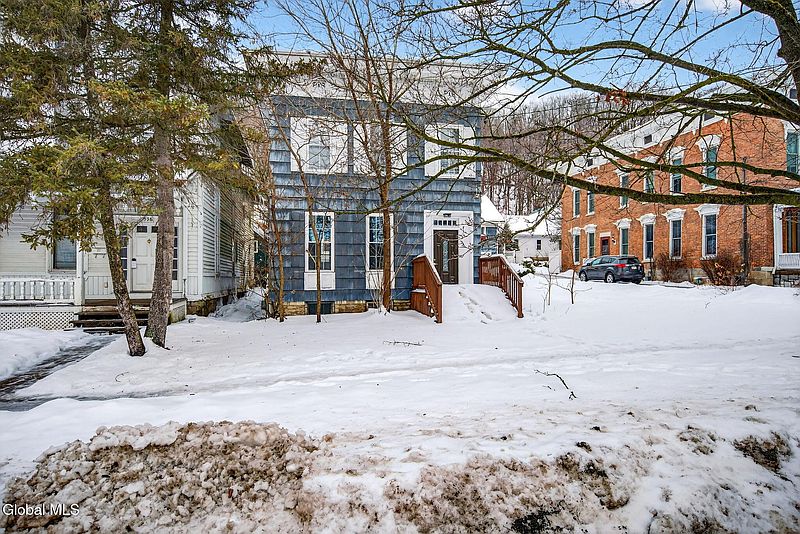 3rd image of 540 E Monroe Street