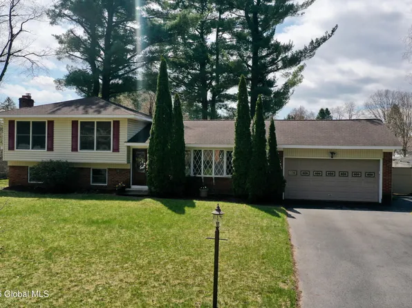 4 Southcrest Drive, Clifton Park, NY 12065