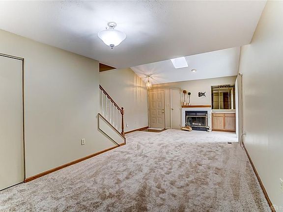 4th image of 8945 Fox Glove Way